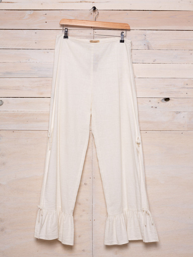 Tie up bloomer style leg with a zipped waist band and 3/4 length leg