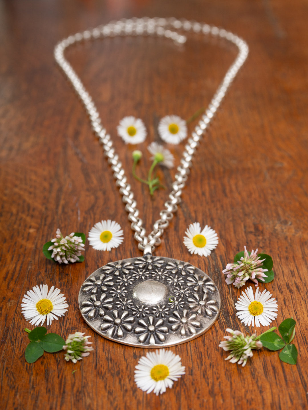 Daisy Chain Silver Necklace
