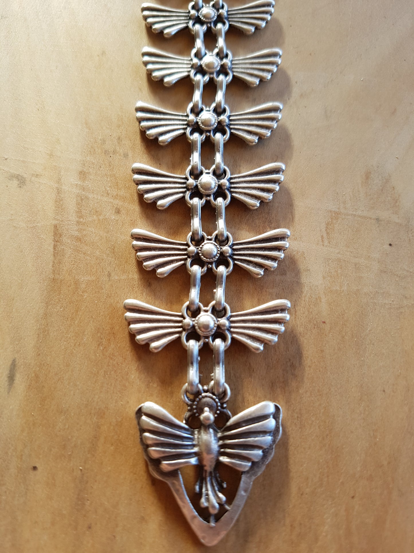 Detail dragonfly necklace