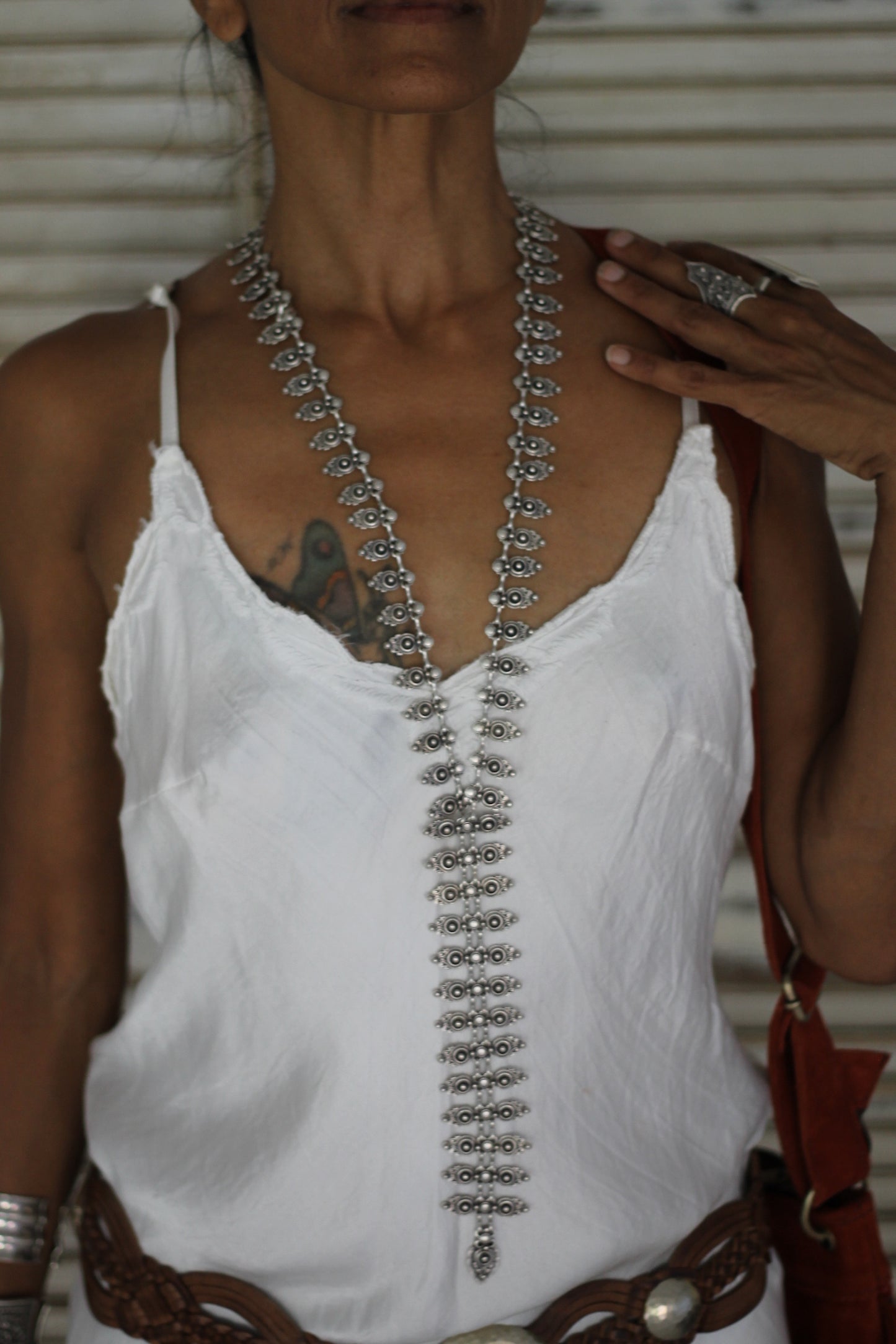 Crest Silver Tie Necklace