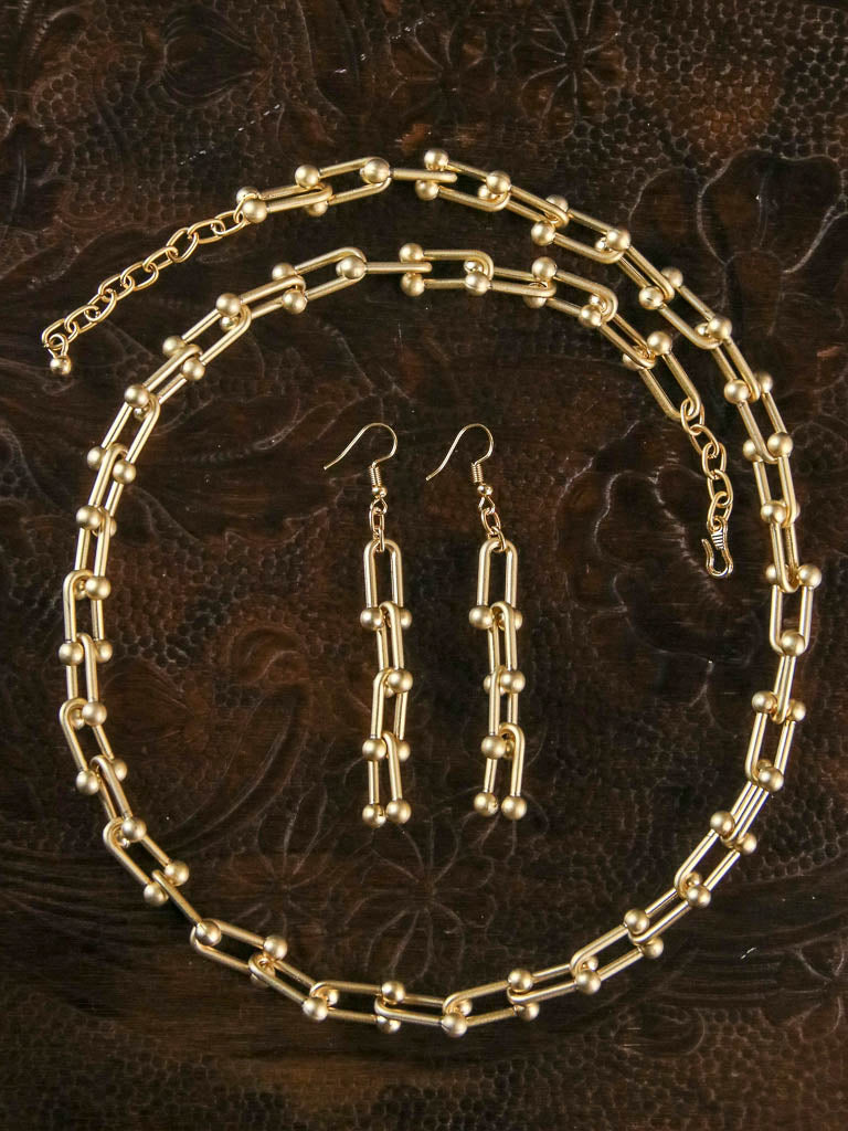 Set of gold linked earrings and necklace
