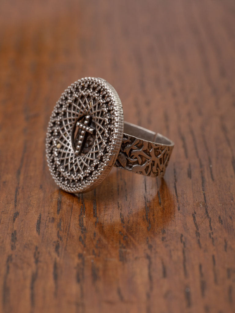 Madonna Ring