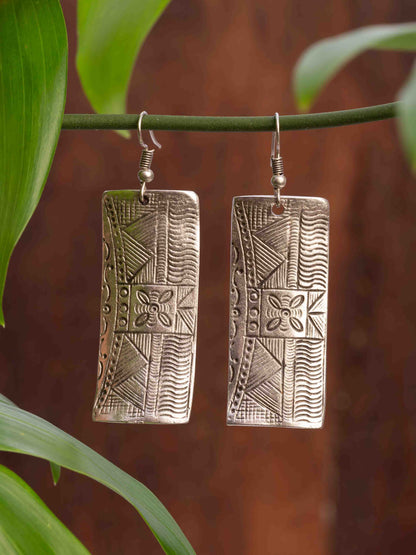 Zulu Earring - a tribal shield looking earring