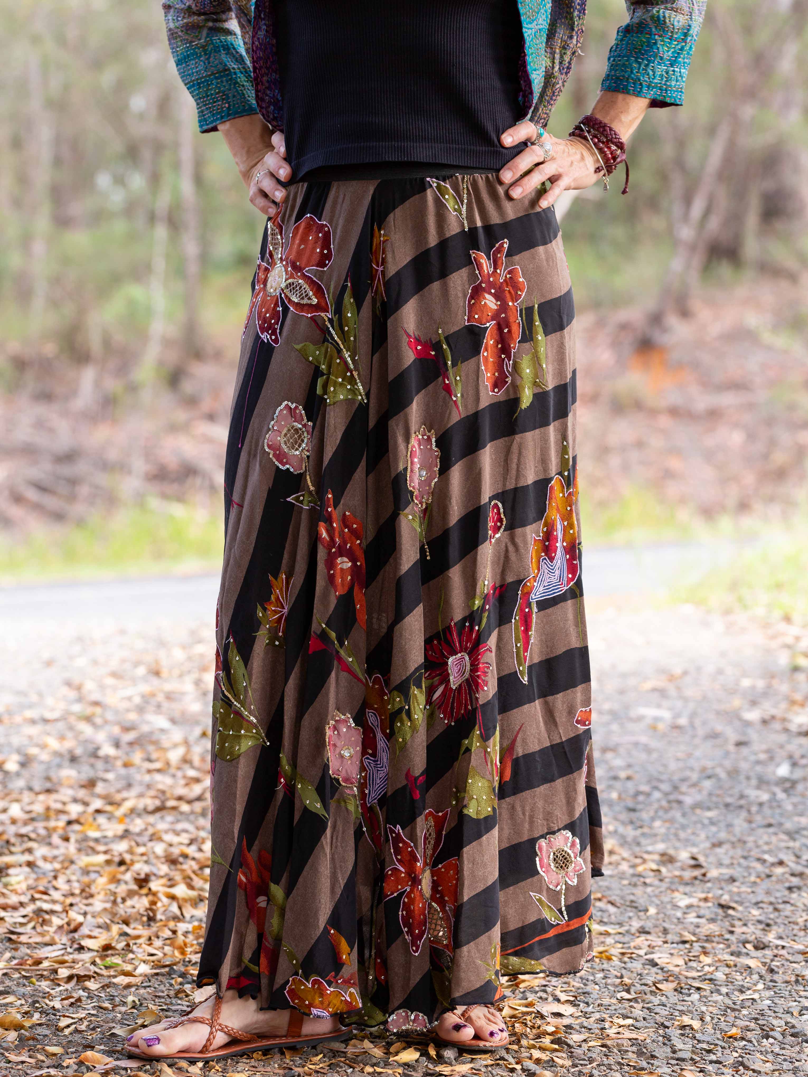 Silk Circle Skirt 'Dew Drops' | Sequin Floral Sari | Silver Cocoonz – taboo