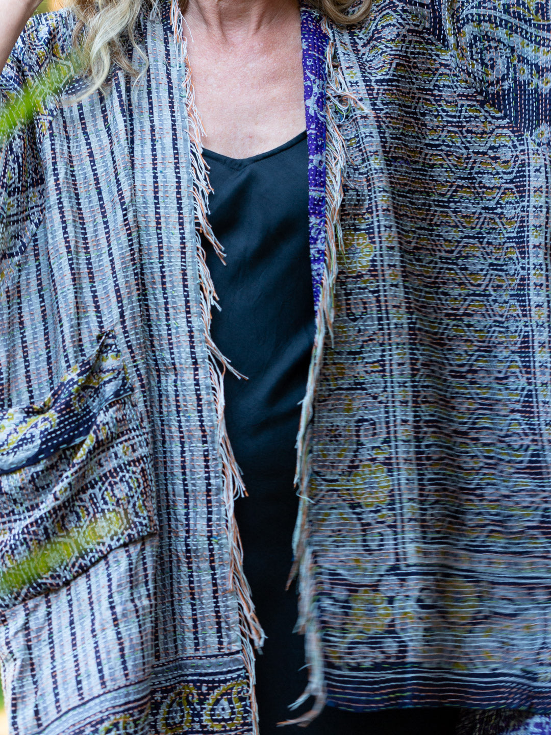 Kimono - silk reversible featuring hand stitching and pockets - Dramatic Encounters