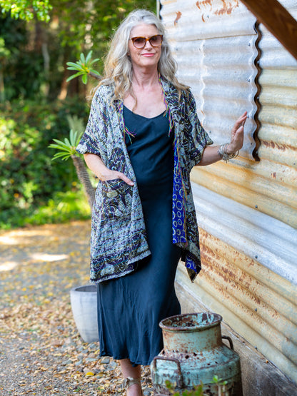 Kimono - silk reversible featuring hand stitching and pockets - oversized - Orenda