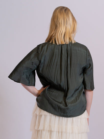 Daisy Silk Shirt – Graphite Short Sleeve