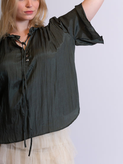 Daisy Silk Shirt – Graphite Short Sleeve