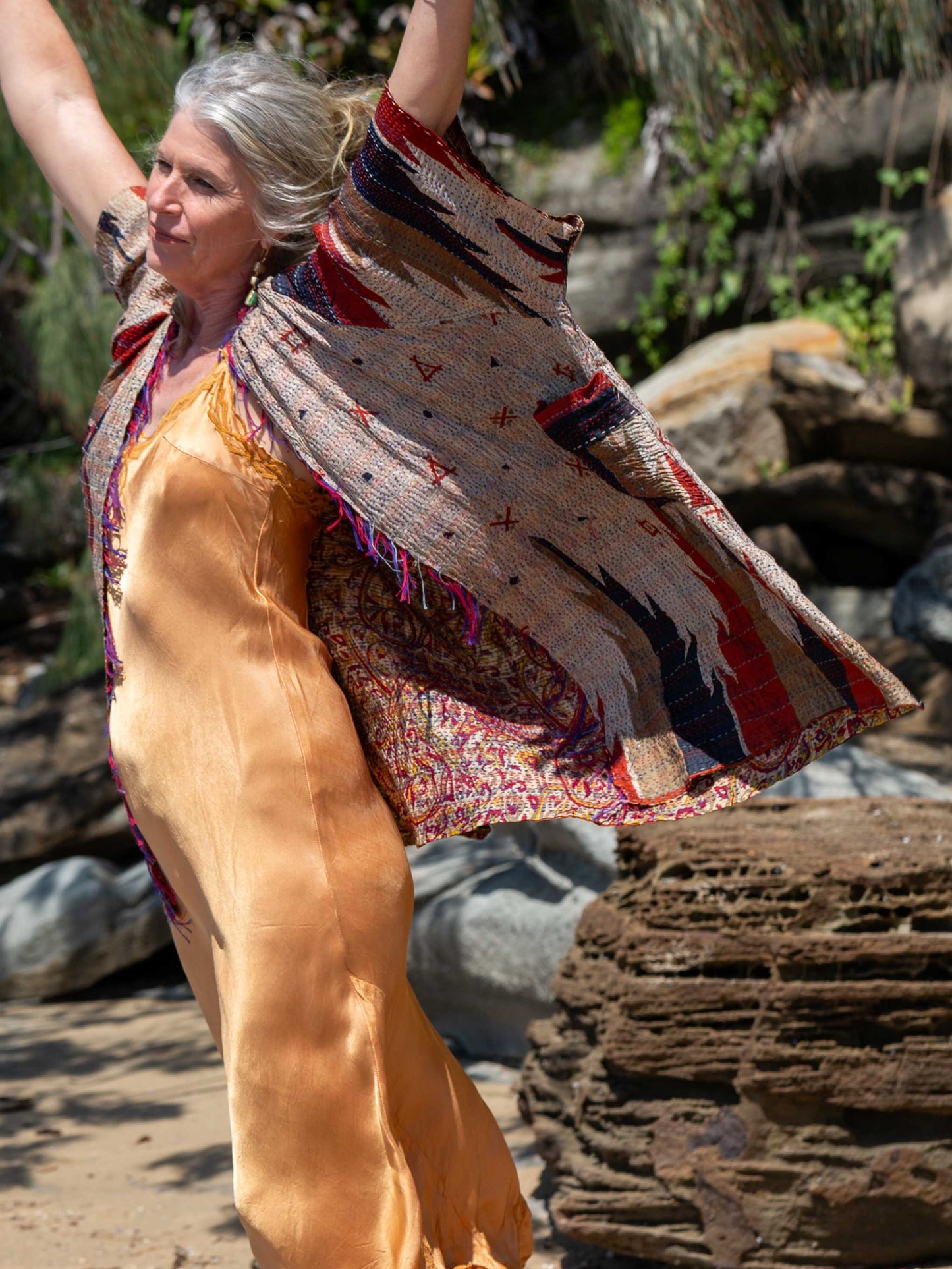 Kimono - silk reversible featuring hand stitching and pockets - oversized - Vitality Unleashed