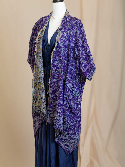 Kimono - silk reversible featuring hand stitching and pockets - Dramatic Encounters