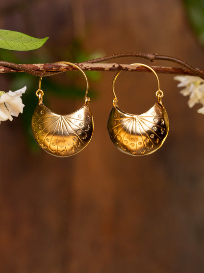 Gold earring