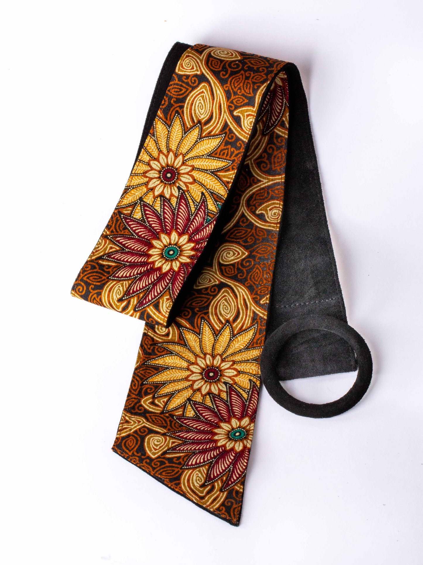 Suede and fabric belt with circular buckle in suede leather
