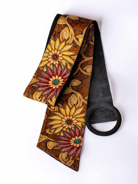 Suede and fabric belt with circular buckle in suede leather