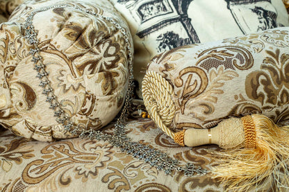 Poison Ivy Tie Necklace