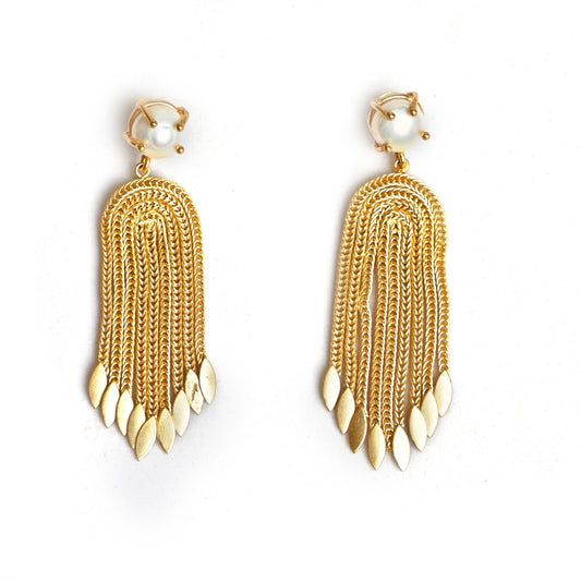 Pearl studs with gold tales