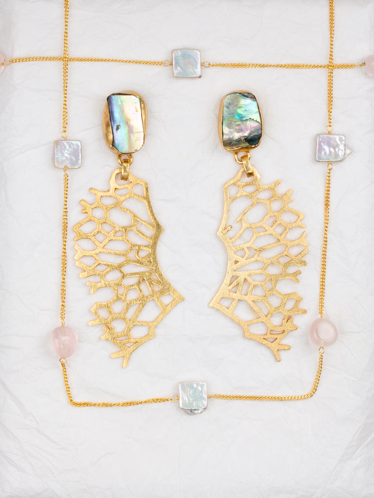 Rose quartz and shell long gold necklace