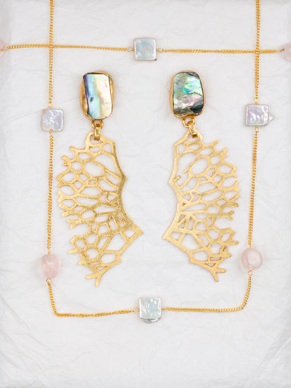 Rose quartz and shell long gold necklace