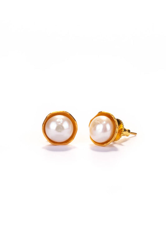 Gold pearl studs