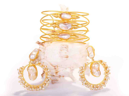 Gold Luxe Pearl Cuff - Pearl Royal Wreath
