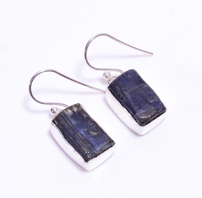 Silver Earring with Labradorite