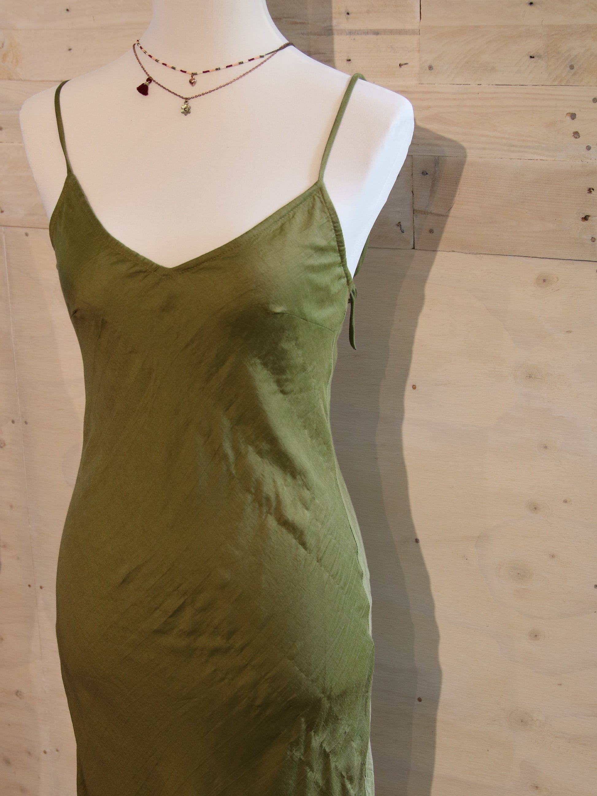 Olive slip slip