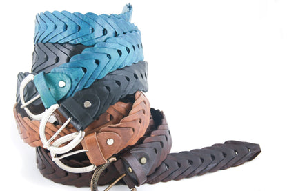 Cobra leather belt with horseshoe buckle