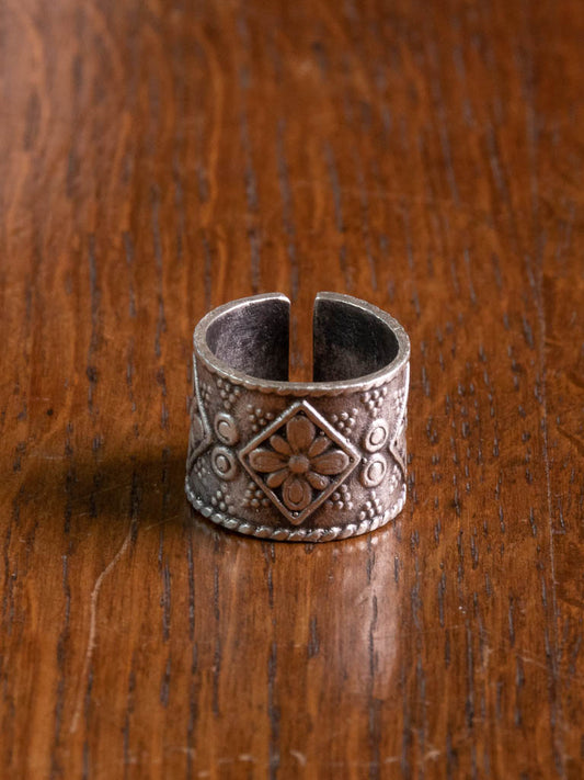 Karma wide stamped ring