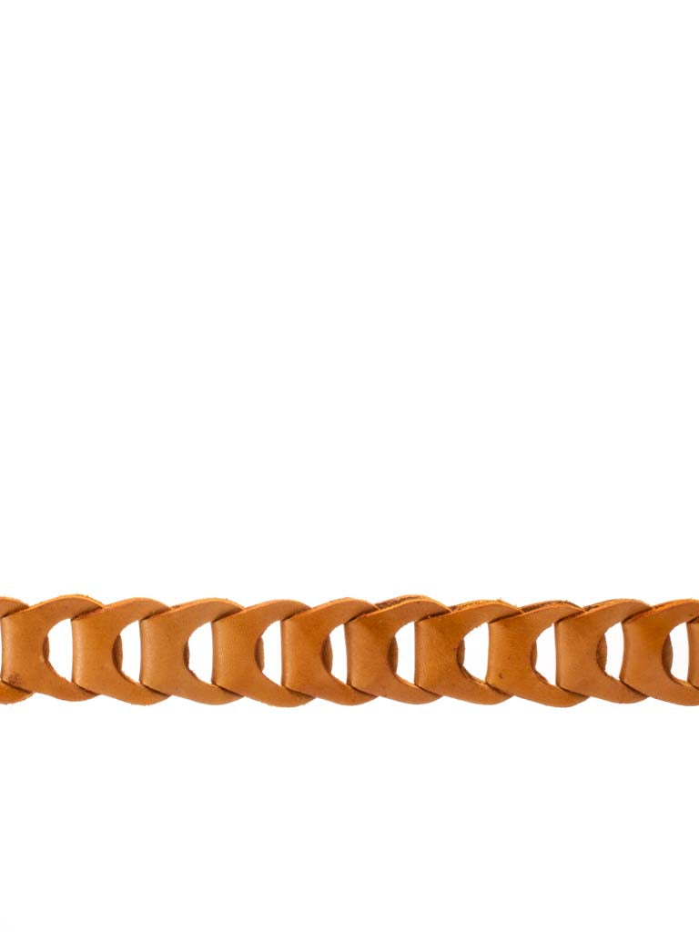 close up of  loose chain link belt tan leather