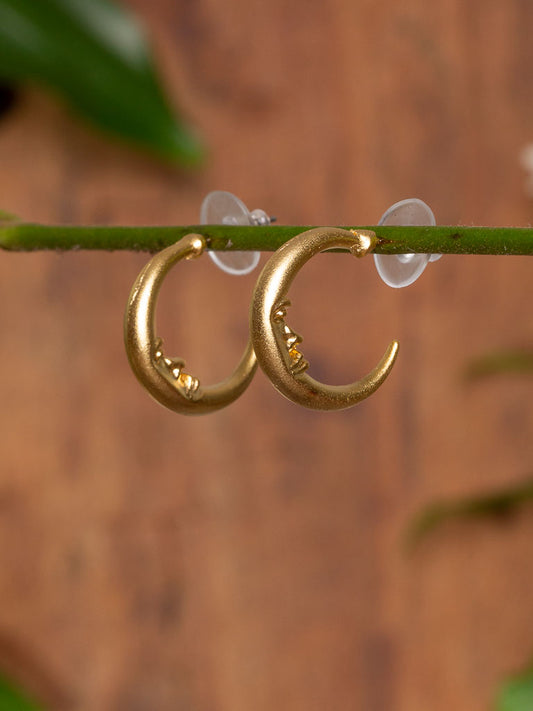 Gols moon earring with stud back