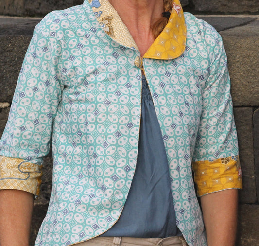 Cotton reversible batik bolero jacket.  Size S (8-10aus)