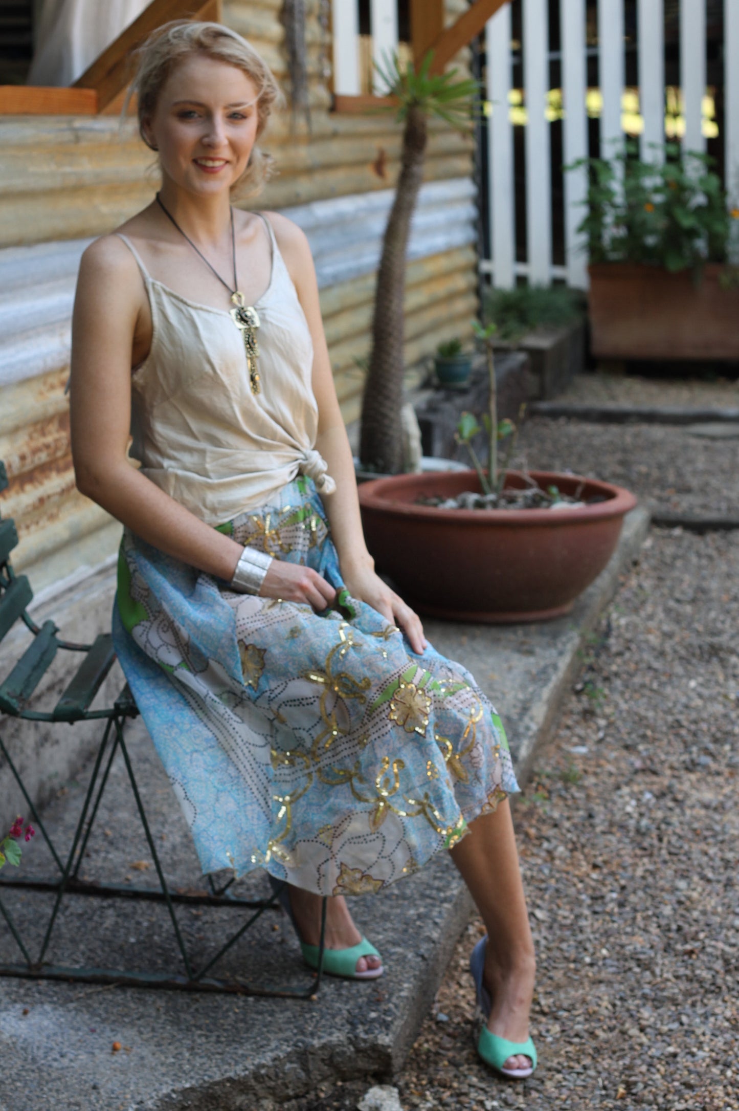 Sari blue and green patterned sequined skirt. Size S-/10.
