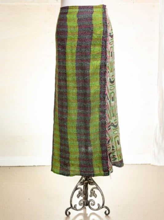 Green and charcoal patterned skirt with motifs in silk kantha